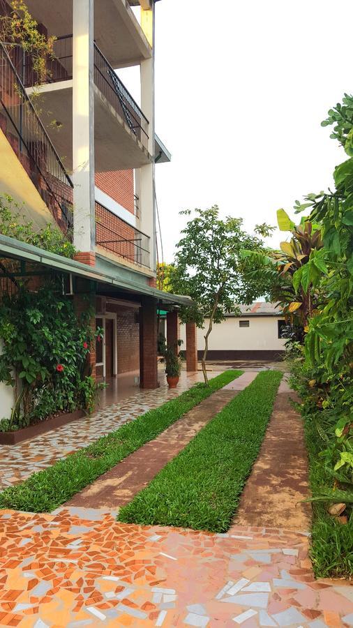 Apart Hotel Las Guayabas Puerto Iguazu Exterior photo